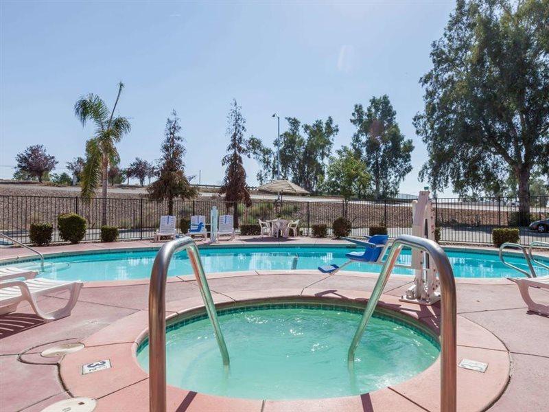 Howard Johnson By Wyndham Bakersfield Dış mekan fotoğraf