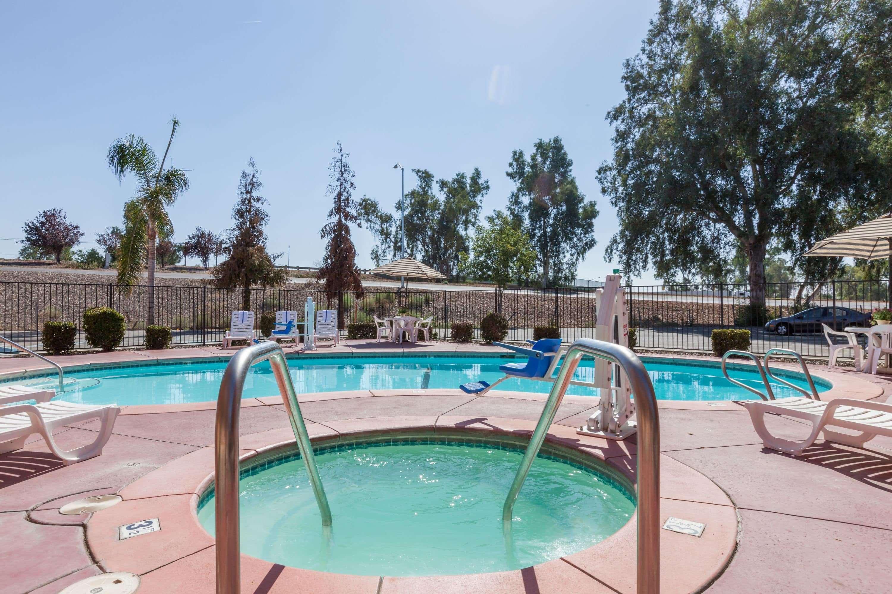 Howard Johnson By Wyndham Bakersfield Dış mekan fotoğraf
